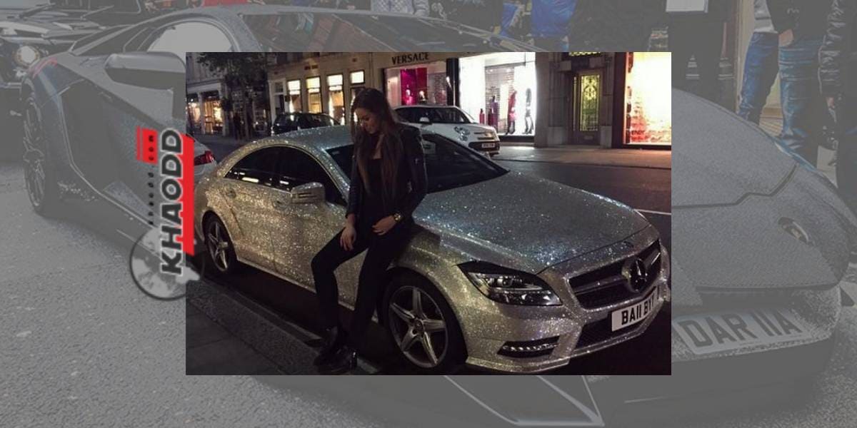 ในปี 2014 โมเดลนี้กลายเป็นข่าวพาดหัวเมื่อเธอขาย Mercedes CLS 350 ซึ่งถูกเคลือบด้วยคริสตัลบนอีเบย์