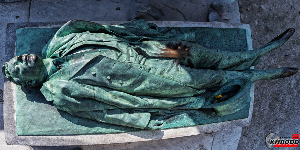 หลุมศพแห่งตำนาน 18+ Victor Noir สาวบุกลูบเป้า ทำกิจกรรมกับรูปปั้น สุสานแปร์ลาแชส์ ใครอยากรักสมหวัง ให้นั่งคร่อมตรง..
