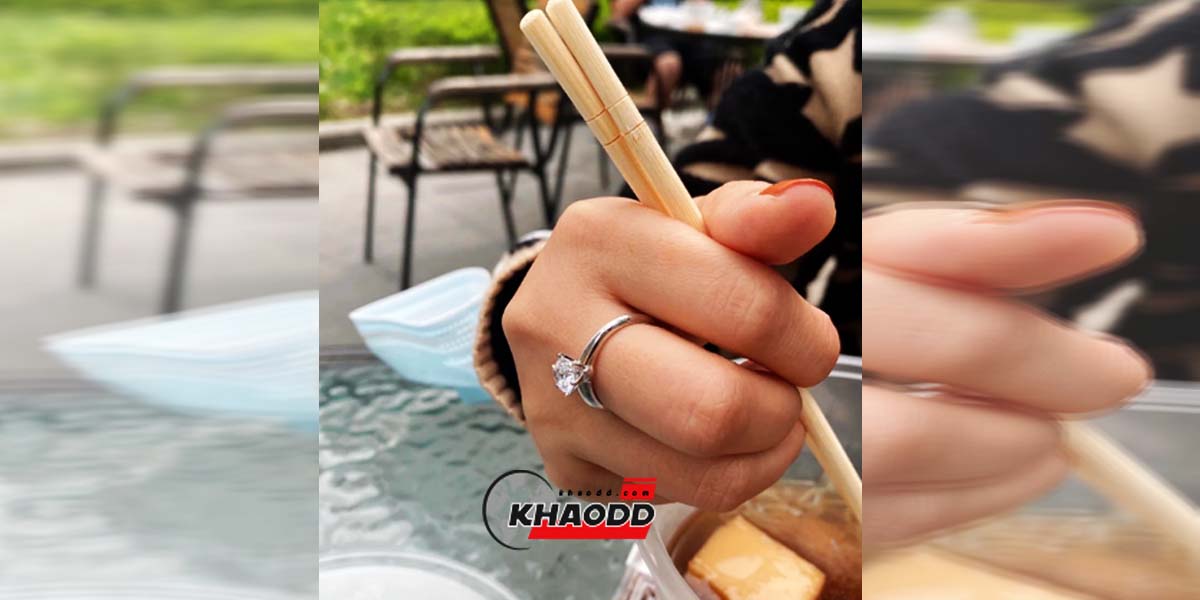 เซอร์ไพรส์ขอแต่งงานแบบใหม่ ใส่แหวนเพชรในถ้วยน้ำจิ้ม ธรรมดาโลกไม่จำ แต่แบบนี้มันเลอะไป!