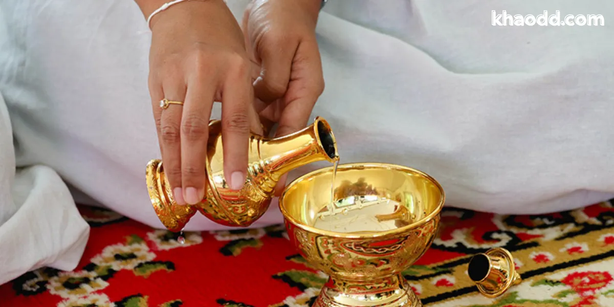 วิธีกรวดน้ำที่ถูกต้อง ความหมายและขั้นตอนตามความเชื่อพุทธ